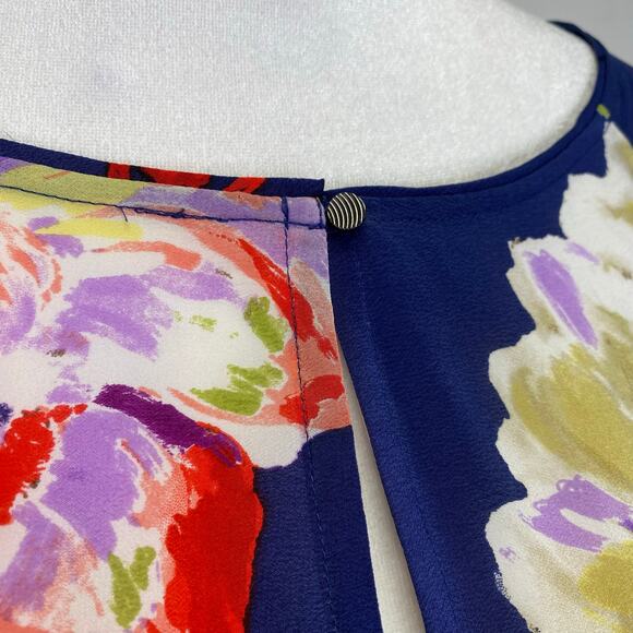 MAEVE Anthropologie Gardenia 100% Silk Blue Floral Flutter Sleeve Blouse Sz 2 - Picture 5 of 11